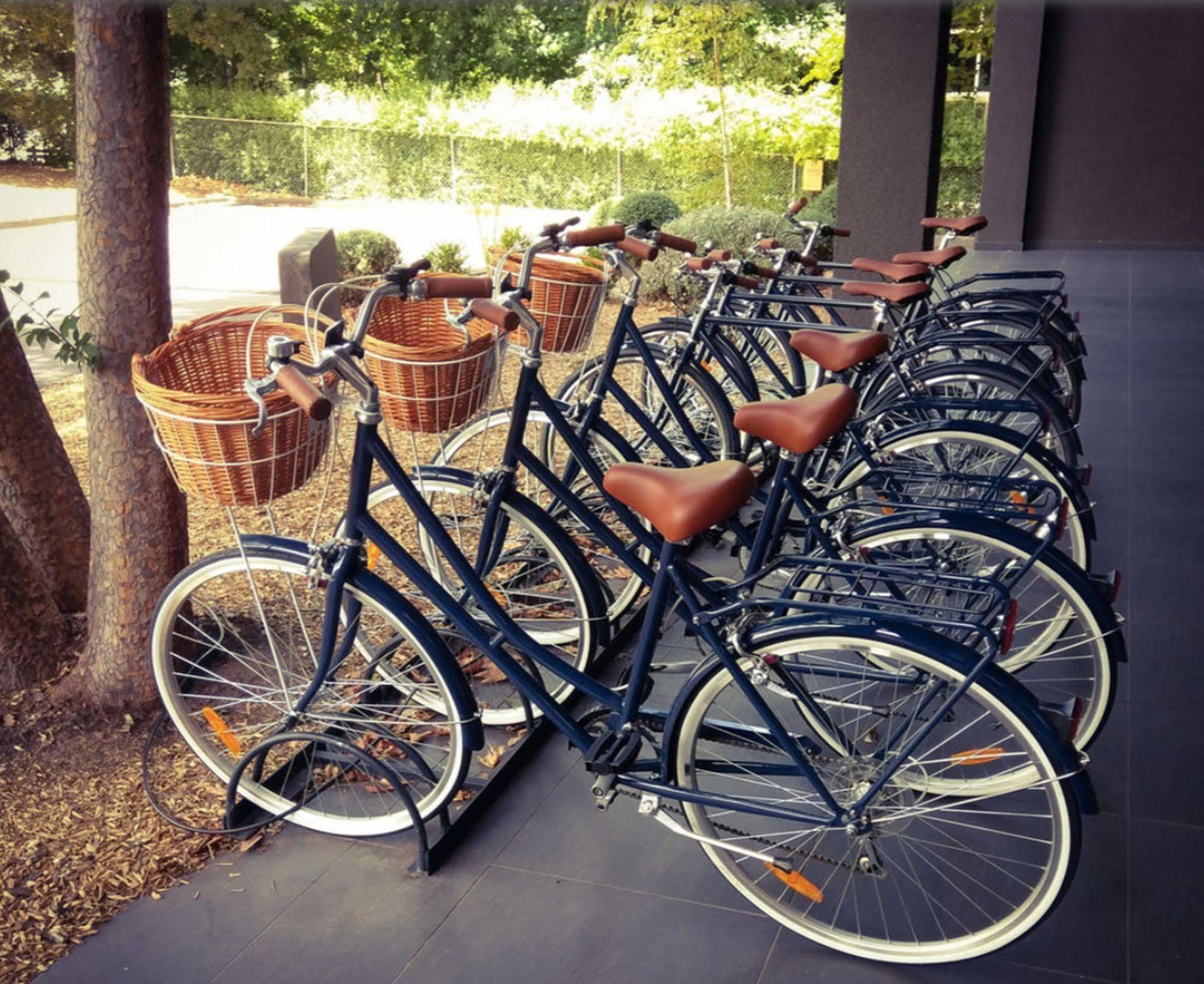 QT Canberra Buitenkant foto